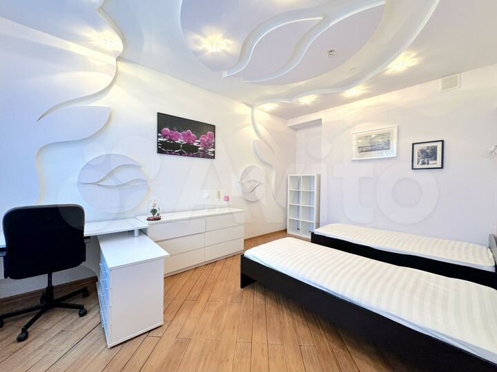 3-к. квартира, 100 м², 16/37 эт.