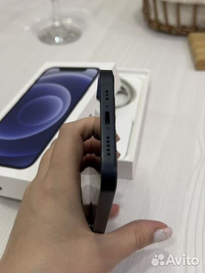 iPhone 12, 64 ГБ