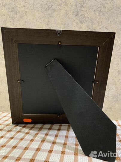 Картина с банкнотой