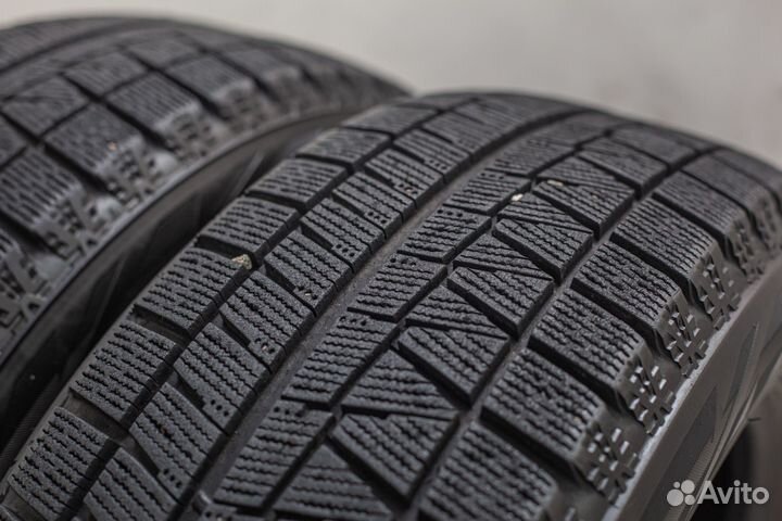 Bridgestone Blizzak Revo GZ 215/60 R17 96S