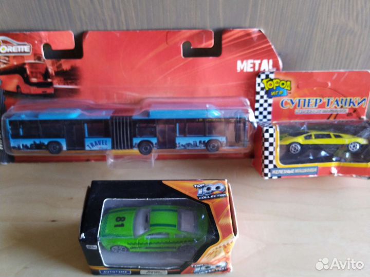 Автобус и машинки игрушки