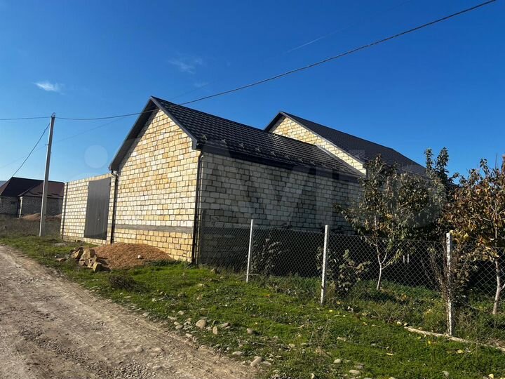 Дом 180 м² на участке 5 сот.