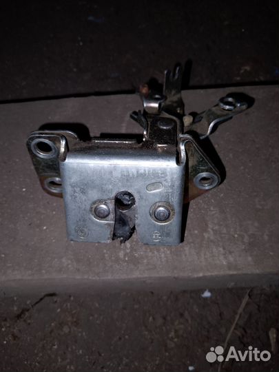 Продам дверь багажника тайота Калдина,задние фонар