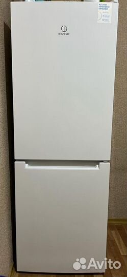 Холодильник indesit