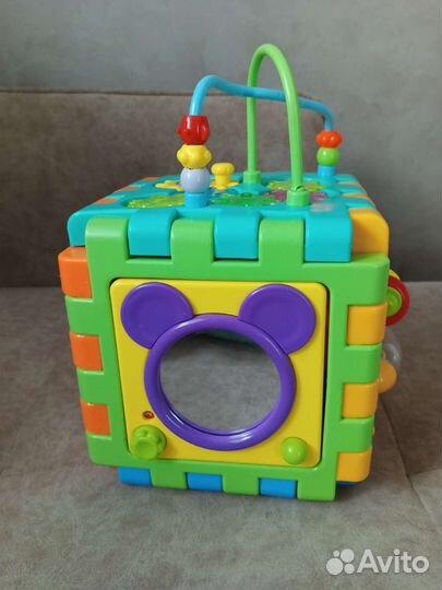 Развивающие игрушки (бизиборд)