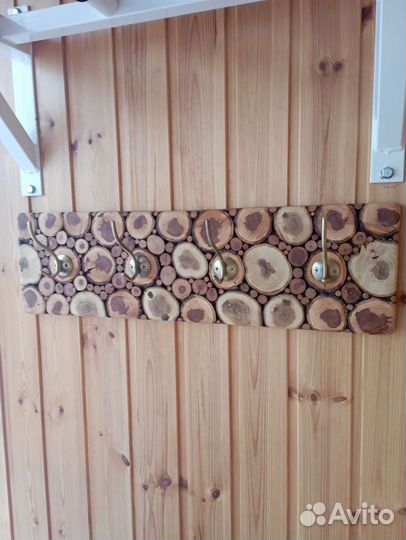 Вешалка настенная