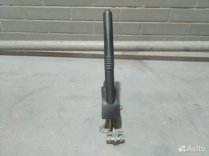 Рычаг стояночного тормоза Nissan Almera седан 1.6