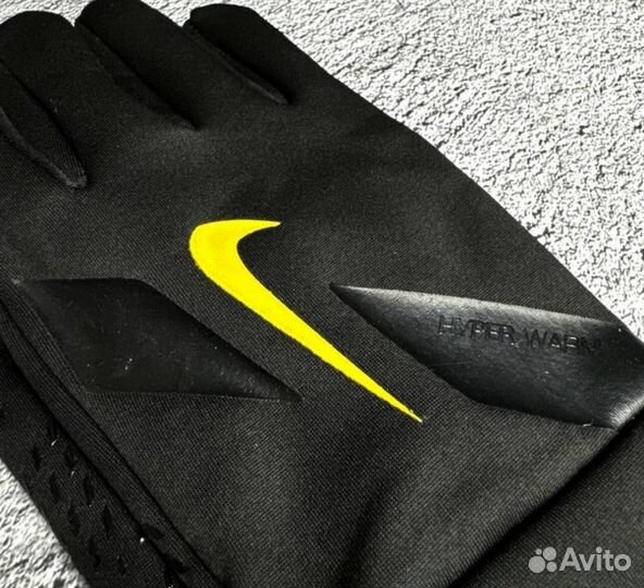 Перчатки Nike hyperwarm