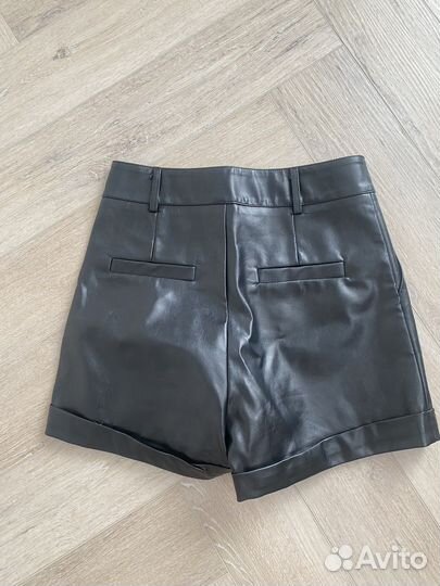 Шорты женские кожаные