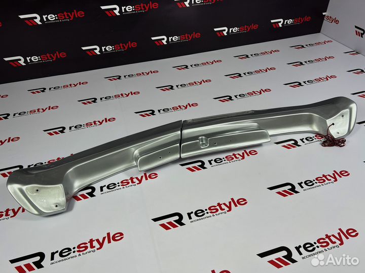 Спойлер на крышу Toyota Land Cruiser 105 серебро