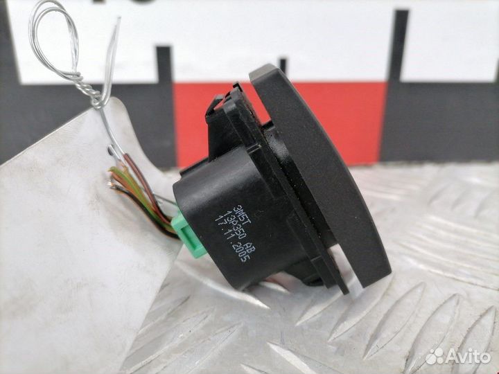 Кнопка аварийной сигнализации Ford C-Max 2006