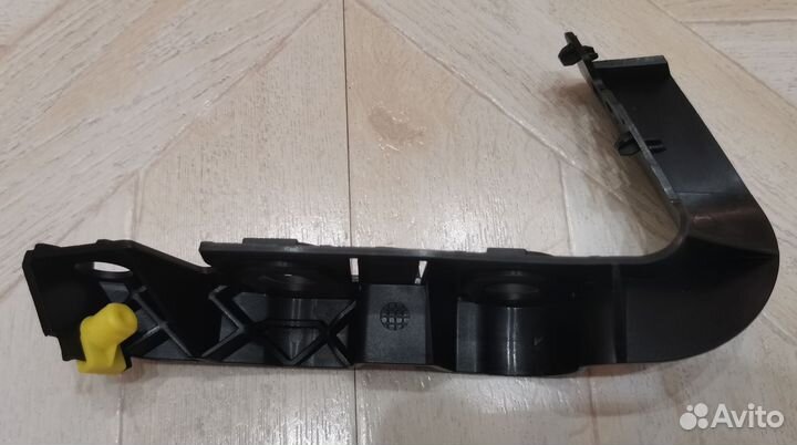 Audi a5 8w кронштейн Направляющая бампера переднег