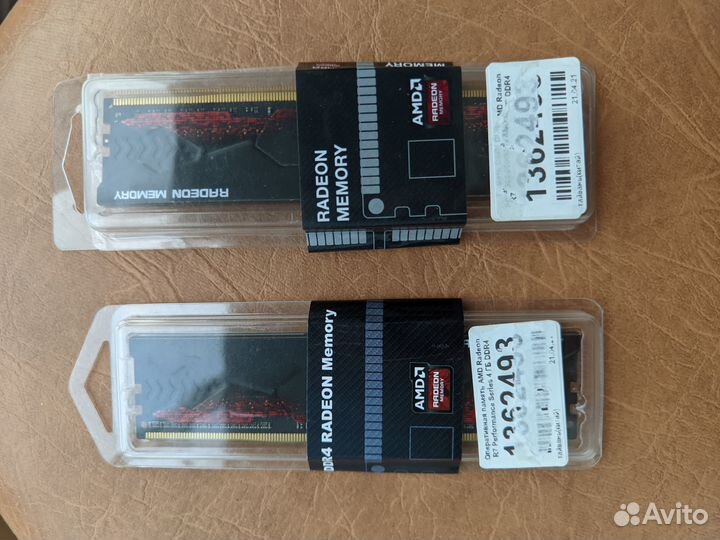 Оперативная памятьAMD Radeon R7 Performance Series