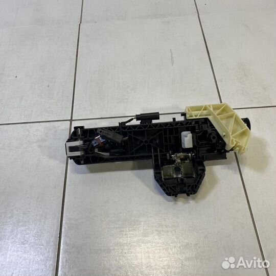 Ручка двери задней наружная правая Mercedes-Benz E