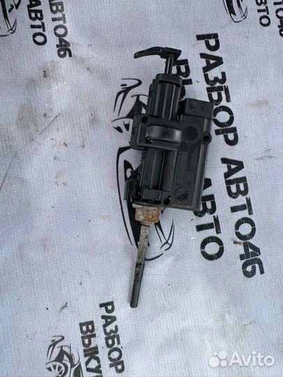 Активатор лючка бензобака Renault Fluence 1