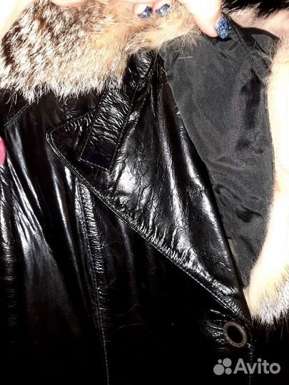 Женское пальто из лаковой кожи Дионис L