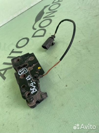 Замок капота Audi Q7 4L 3.0L BUG 2008