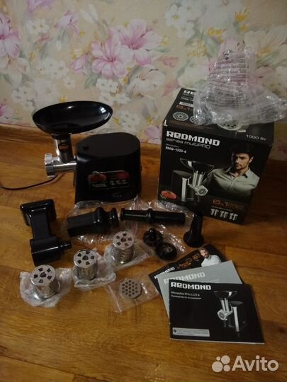 Мясорубка электрическая redmond 6в1 (новая)