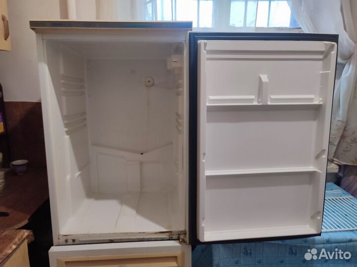 Холодильник stinol RF s 275(не работает низ)