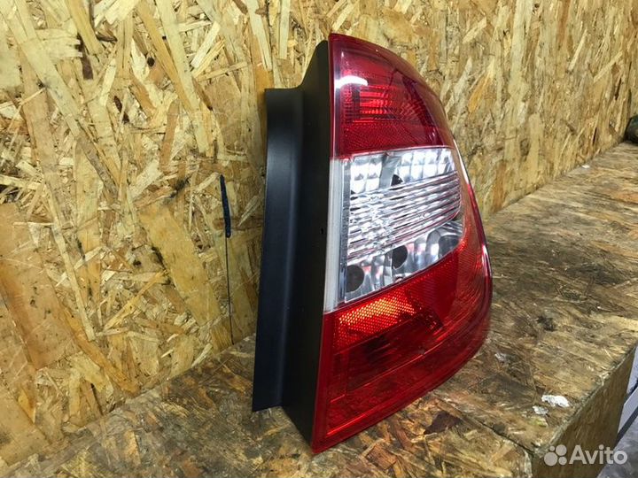 Фонарь задний правый Skoda Rapid лифтбек cfna 2014