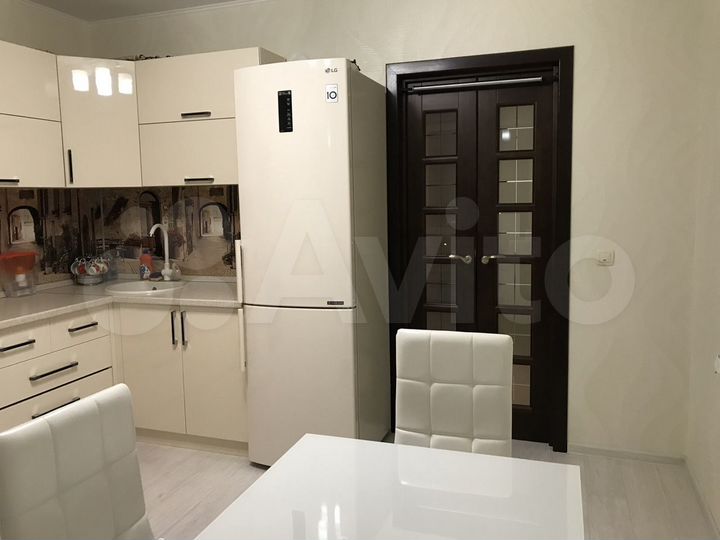 2-к. квартира, 60 м², 8/10 эт.