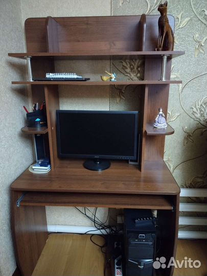 Компьютерный стол