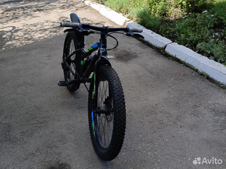 Горный велосипед стелс навигатор 24х.3.0 колеса