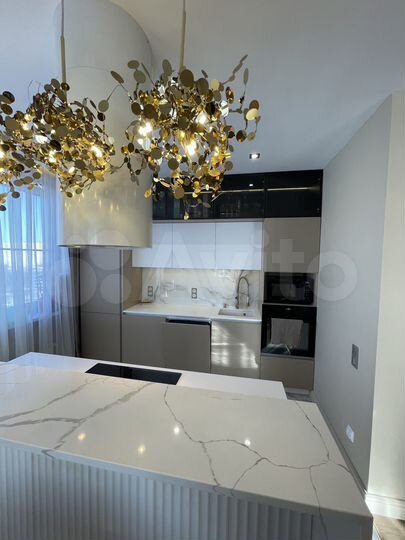 3-к. квартира, 95 м², 11/16 эт.