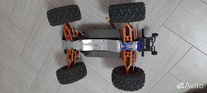 Traxxas E-maxx