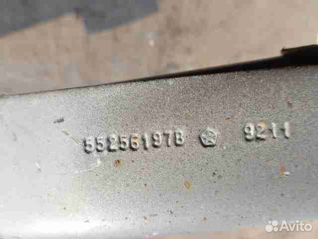 Петля капота левая Jeep Grand Cherokee 2 (WJ) 55256197B