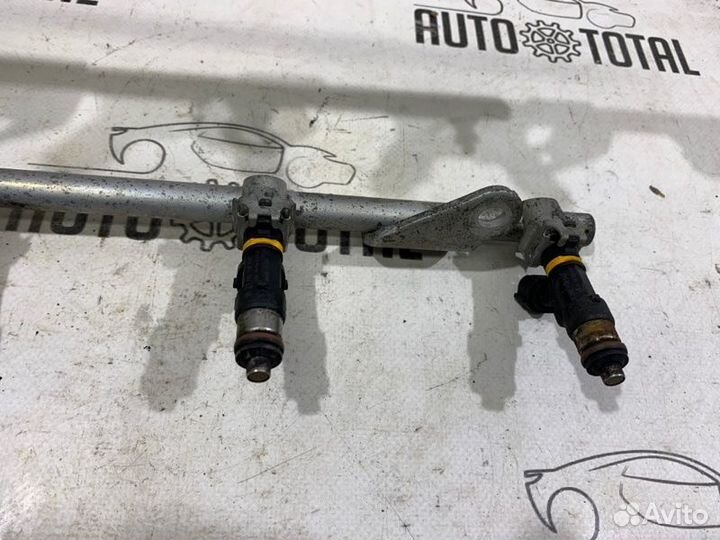 Топливная рампа с форсунками Infiniti Fx35 S50