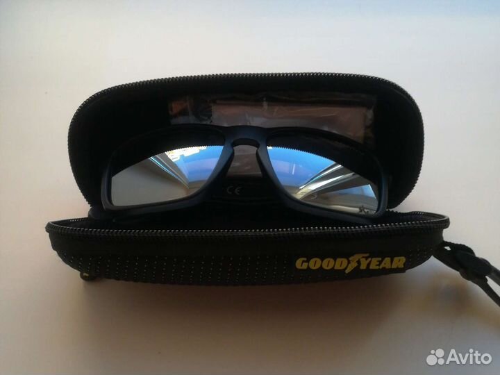 Солнцезащитные очки