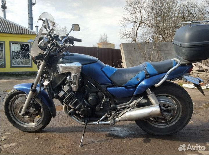 Yamaha FZX-750