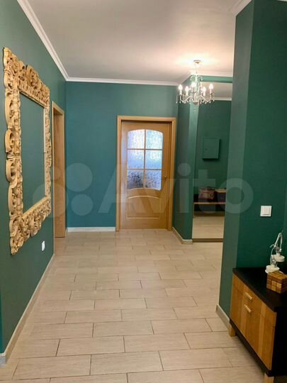 3-к. квартира, 117 м², 3/10 эт.