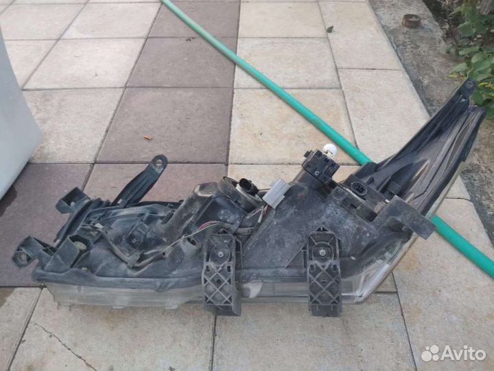 Фары королла 180