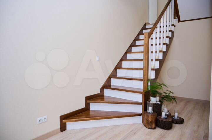 Коттедж 208,9 м² на участке 10,9 сот.