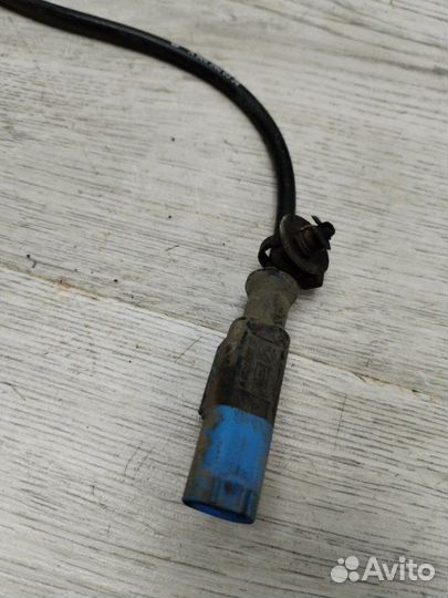 Датчик износа тормозных колодок передний правый