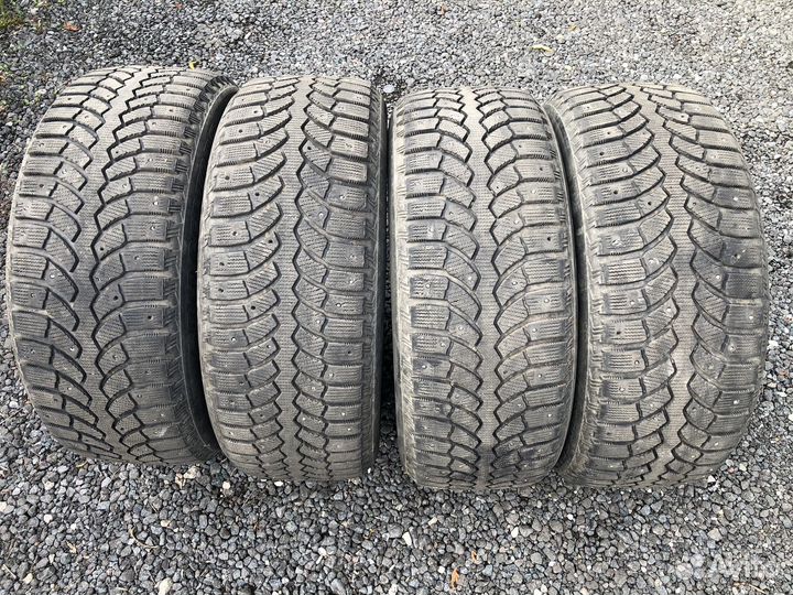 Bridgestone Blizzak Spike-01 225/55 R17 101T