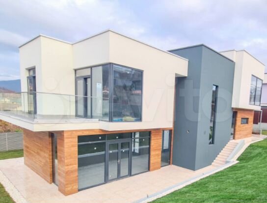 Дом 237 м² на участке 3 сот.