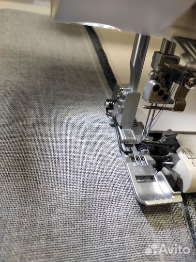 Коверлок Merrylock 075