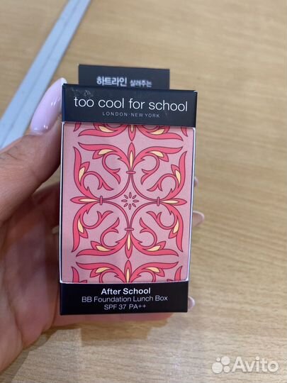 Тональный крем Too cool for school