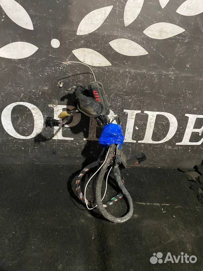 Передняя правая дверная проводка Volkswagen Polo