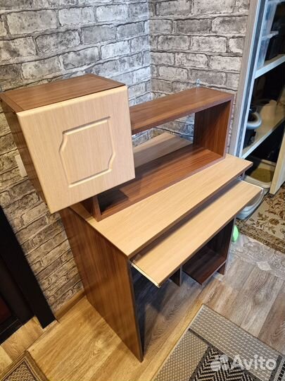 Полка и стол б/у