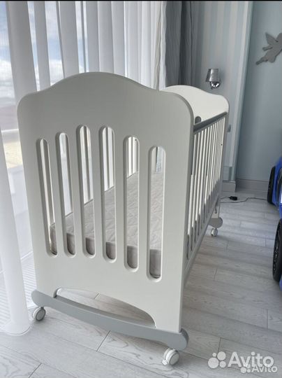 Детская кроватка