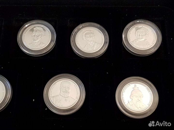 Коллекция серебряных медалей 