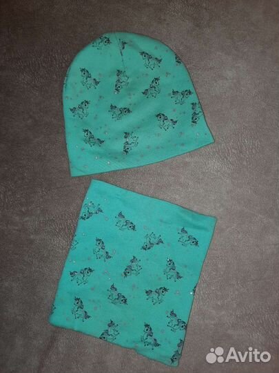 Шапочка демисезонная и снуд в комплекте