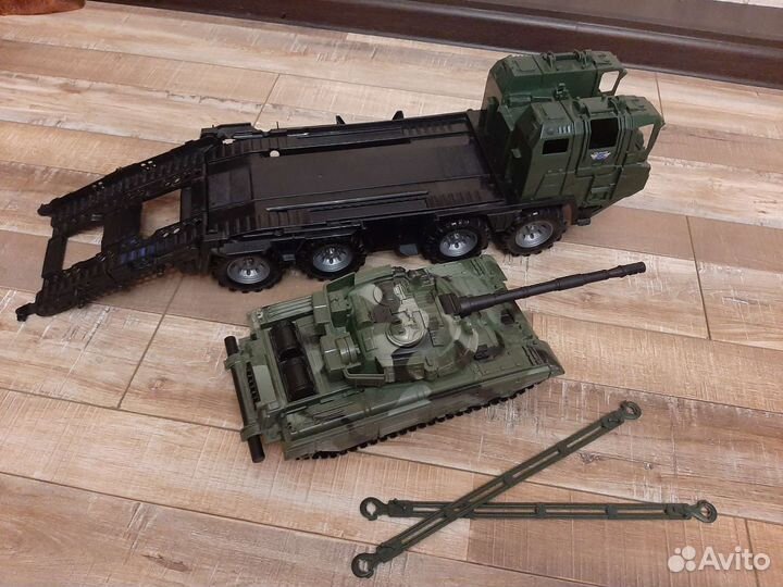 Танк и тягач