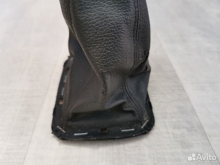 Чехол кулисы кпп Toyota Avensis T250 1.8 1ZZ 2006