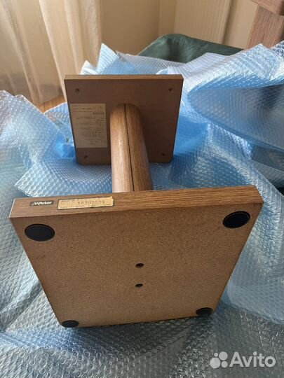 Стойки для полочной акустики