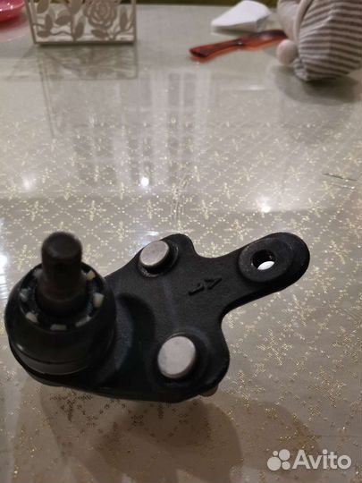 Шаровая опора Тойота Хайлендер